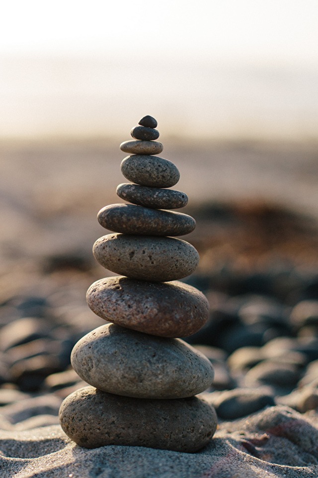 Stones_Closeup_Equilibrium_Balance_511958_640x960